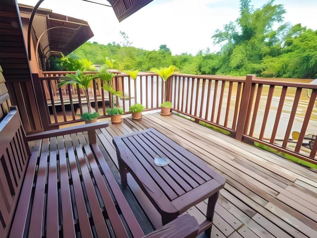 River Kwai Village Hotel Ban Kaeng Raboet Exteriör bild