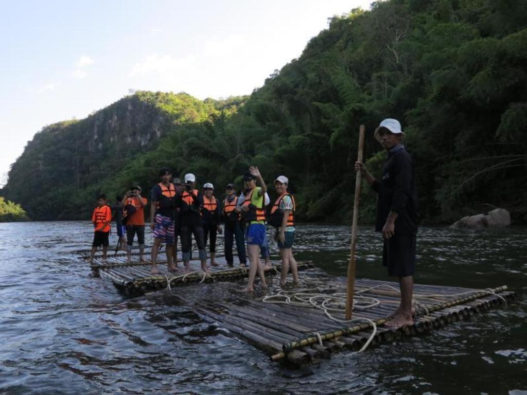 River Kwai Village Hotel Ban Kaeng Raboet Exteriör bild