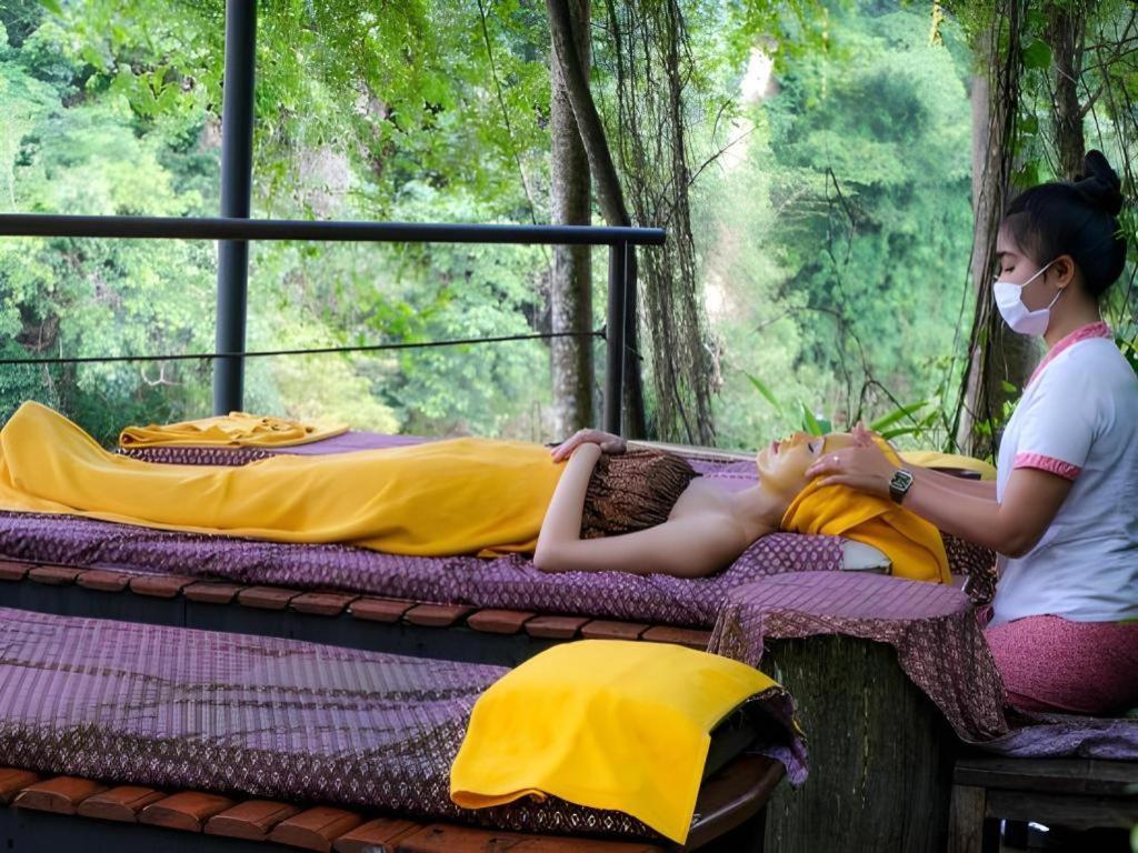 River Kwai Village Hotel Ban Kaeng Raboet Exteriör bild