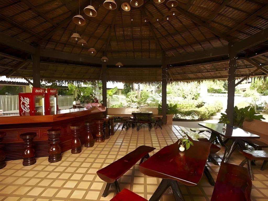 River Kwai Village Hotel Ban Kaeng Raboet Exteriör bild